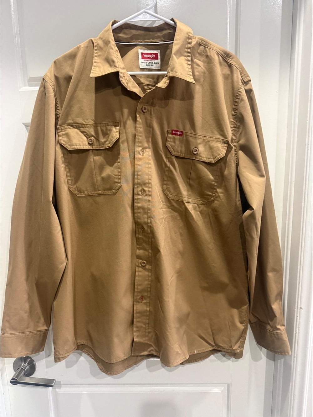 Wrangler Men's large Long Sleeve Button-Up Shirt in Tan, Size Large